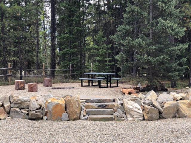Wolf Den Villa Valemount Exterior photo