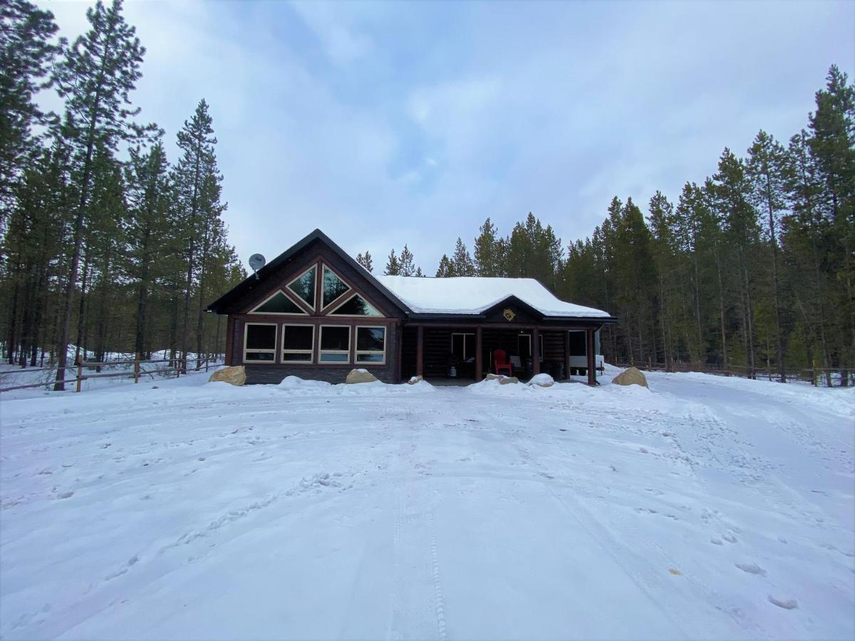 Wolf Den Villa Valemount Exterior photo